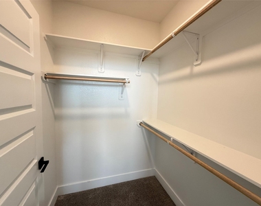 2520 Washington Ave - Photo Thumbnail 11
