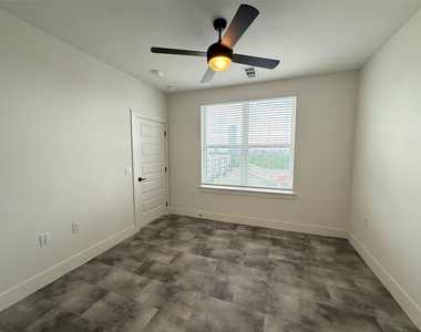 2520 Washington Ave - Photo Thumbnail 9