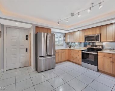 12945 Vanderbilt Drive - Photo Thumbnail 3