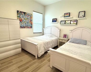 28004 Kerry Court - Photo Thumbnail 15