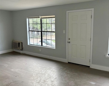 1125 Ann Street - Photo Thumbnail 11