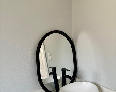 1125 Ann Street - Photo Thumbnail 12