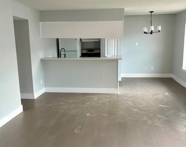 1125 Ann Street - Photo Thumbnail 9