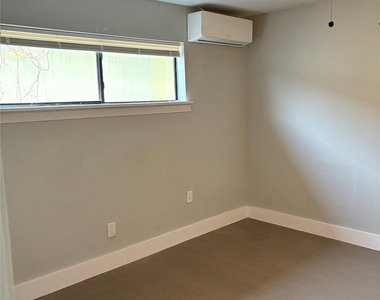 1125 Ann Street - Photo Thumbnail 4