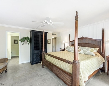 2216 Gulf Shore Boulevard N - Photo Thumbnail 10