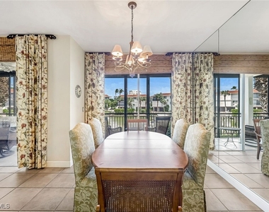 2216 Gulf Shore Boulevard N - Photo Thumbnail 5