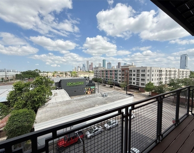 2520 Washington Ave - Photo Thumbnail 10