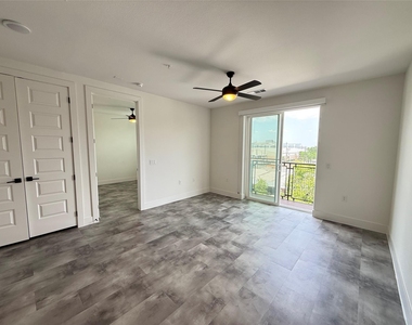 2520 Washington Ave - Photo Thumbnail 3