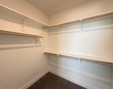 2520 Washington Ave - Photo Thumbnail 7