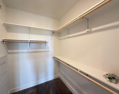 2520 Washington Ave - Photo Thumbnail 7