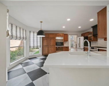 31 Silver Canyon Place - Photo Thumbnail 11
