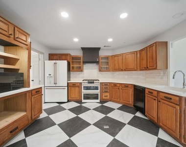 31 Silver Canyon Place - Photo Thumbnail 8