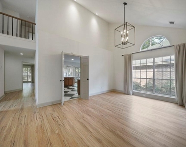 31 Silver Canyon Place - Photo Thumbnail 7