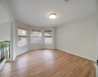 31 Silver Canyon Place - Photo Thumbnail 23