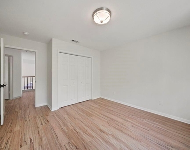 31 Silver Canyon Place - Photo Thumbnail 25