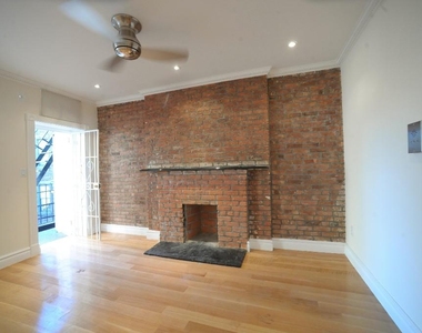 566 Hudson Street - Photo Thumbnail 8