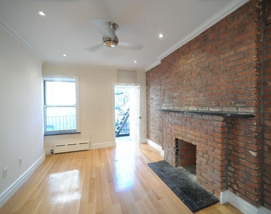 566 Hudson Street - Photo Thumbnail 4