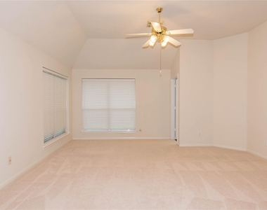 9115 Sunny Ridge Drive - Photo Thumbnail 15