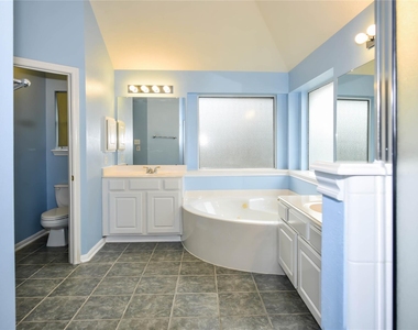 9115 Sunny Ridge Drive - Photo Thumbnail 16