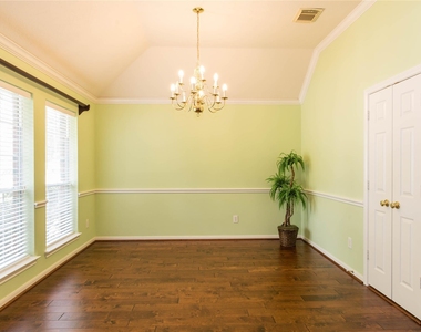 9115 Sunny Ridge Drive - Photo Thumbnail 2