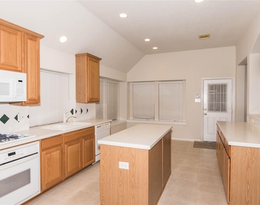 9115 Sunny Ridge Drive - Photo Thumbnail 10