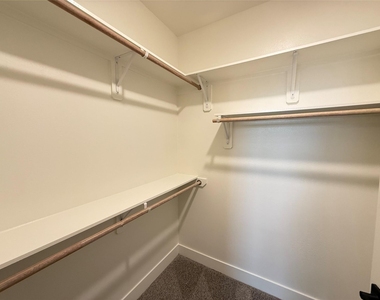 2520 Washington Ave - Photo Thumbnail 9