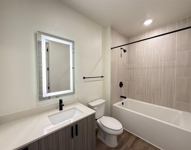 2520 Washington Ave - Photo Thumbnail 8