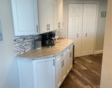 690 Island Way - Photo Thumbnail 13