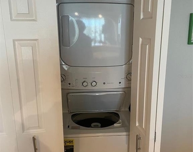 690 Island Way - Photo Thumbnail 24