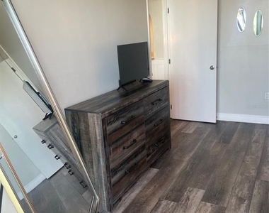 690 Island Way - Photo Thumbnail 18