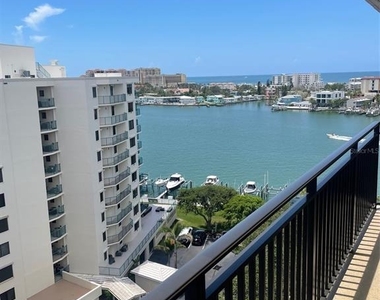 690 Island Way - Photo Thumbnail 7