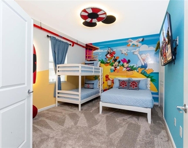 1039 Splash Shot Place - Photo Thumbnail 39