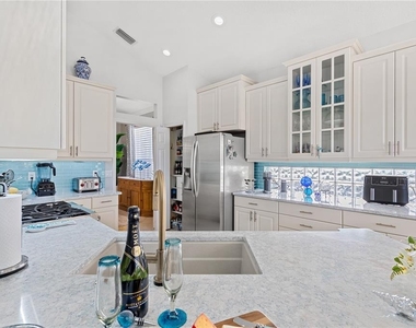 7236 Orchid Island Place - Photo Thumbnail 15