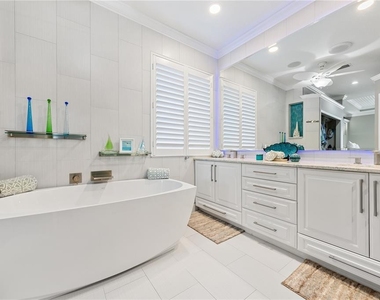 7236 Orchid Island Place - Photo Thumbnail 40