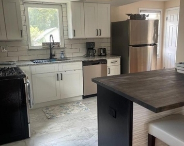 1409 River Road - Photo Thumbnail 6