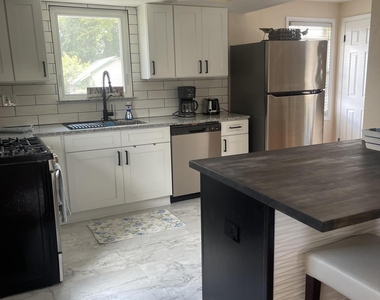 1407 River Road - Photo Thumbnail 5