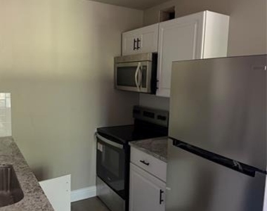 614 Londonderry Lane - Photo Thumbnail 1