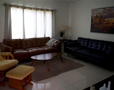 11150 Peachtree Drive - Photo Thumbnail 2