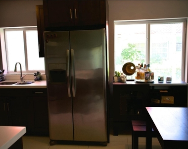 11150 Peachtree Drive - Photo Thumbnail 5