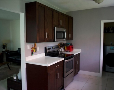 11150 Peachtree Drive - Photo Thumbnail 12