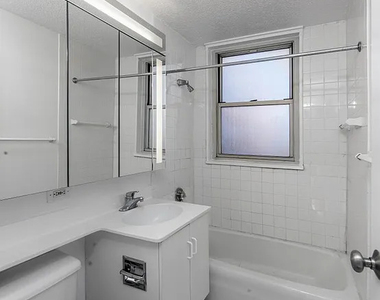  East 34th Street - Photo Thumbnail 3
