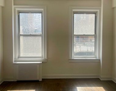 156 East 37th Street - Photo Thumbnail 2