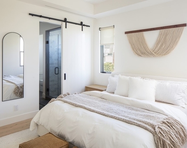 506 Goldenrod - Photo Thumbnail 14