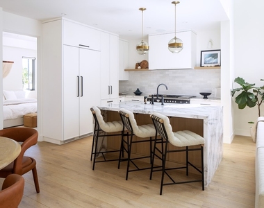 506 Goldenrod - Photo Thumbnail 2