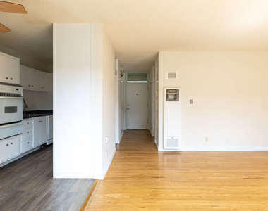 11133 Rose Avenue - Photo Thumbnail 4