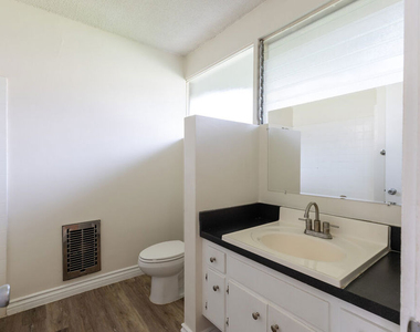 11133 Rose Avenue - Photo Thumbnail 11