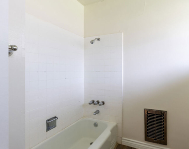 11133 Rose Avenue - Photo Thumbnail 12