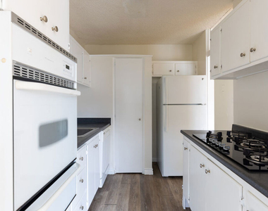 11133 Rose Avenue - Photo Thumbnail 7