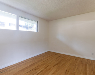 11133 Rose Avenue - Photo Thumbnail 9