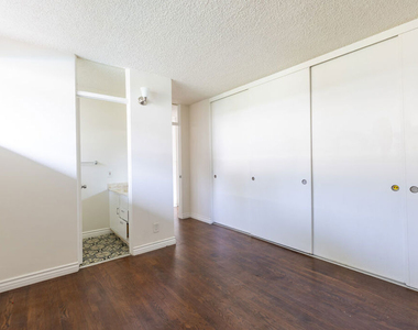 11133 Rose Avenue - Photo Thumbnail 10